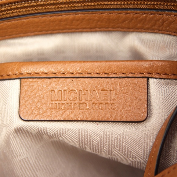 Michael Kors Mae Large EW Drawstring Tote - Picture 8 of 8